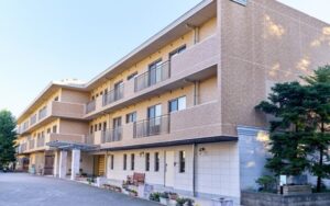 杉並区にある介護付き有料老人ホームのトラストガーデン杉並宮前です。
