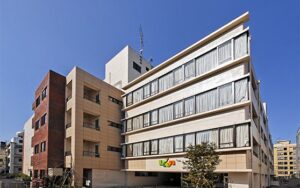 新宿区にある介護付き有料老人ホームのリアンレーヴ高田馬場です。