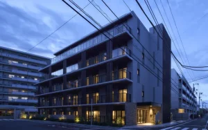 文京区にある介護付き有料老人ホームのチャームスイート本駒込です。
